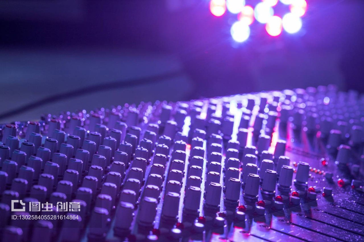 录音室调音台 专业音乐制作的核心与录音制作的神经中枢